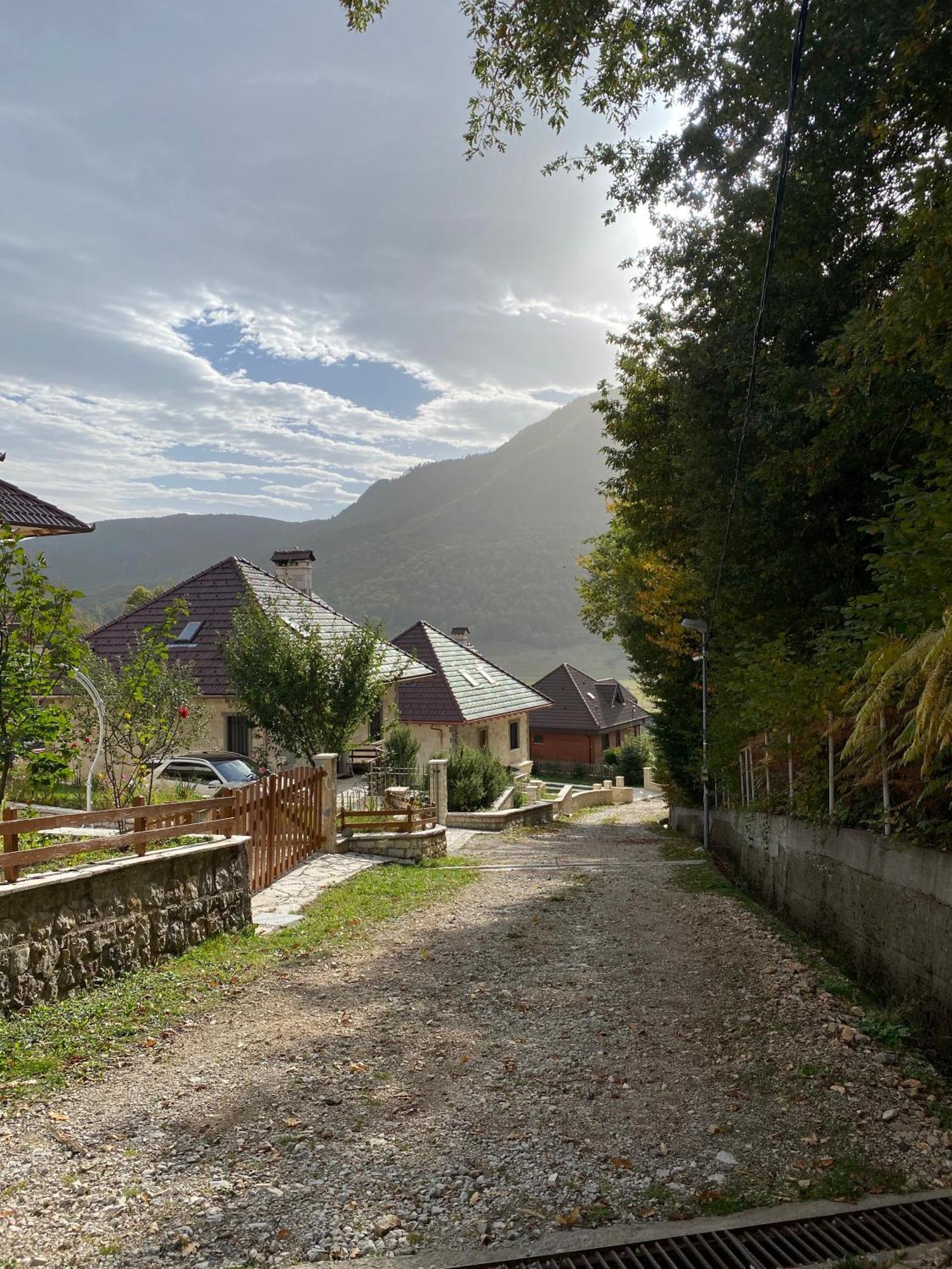 Joen Village Librazhet Екстериор снимка